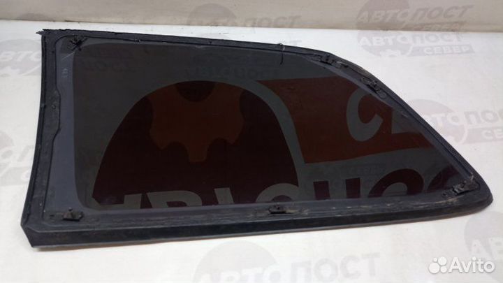 Форточка кузова задняя правая Toyota Caldina ST190