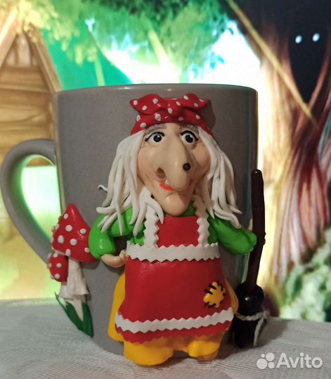 Кружка с декором из полимерной глины Баба Яга