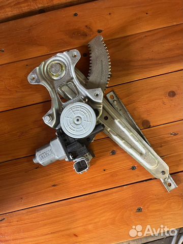 Стеклоподъемник задней левой двери Juke