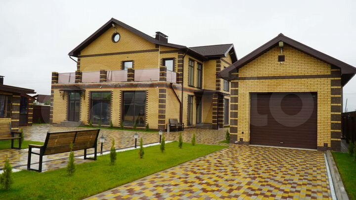 Коттедж 250 м² на участке 11 сот.