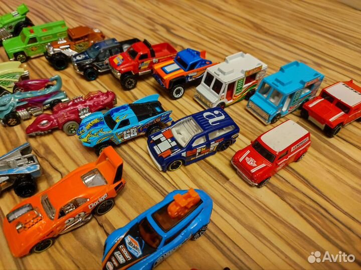 Машинки Hotwheels