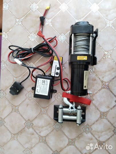 Лебедка электрическая автомобильная