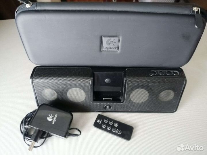 Колонка Logitech MM 50 и iPod в комплекте