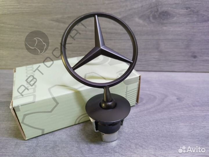 Прицел на капот mercedes