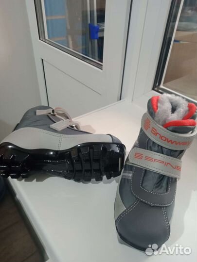 Лыжные ботинки детские, новые р.31-32