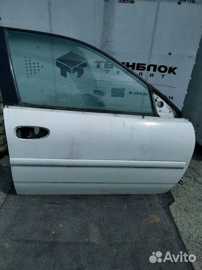 Передняя правая дверь Dodge Interpid