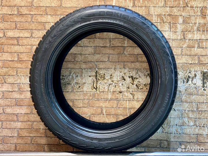 Nokian Tyres Hakkapeliitta 7 215/50 R17