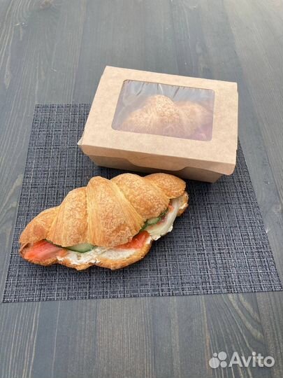 Сэндвичи, круассаны, роллы, салаты, десерты оптом