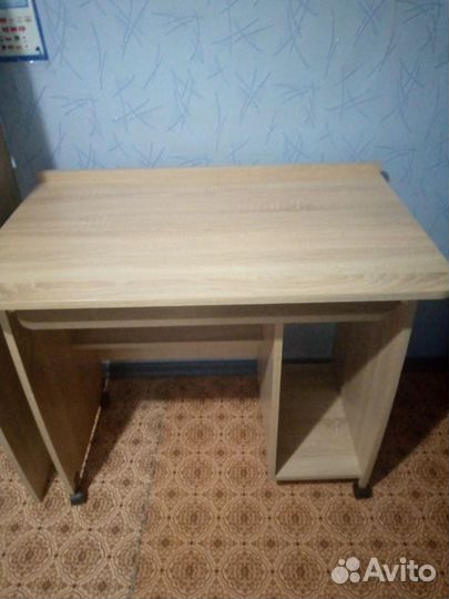 Стол компьютерный