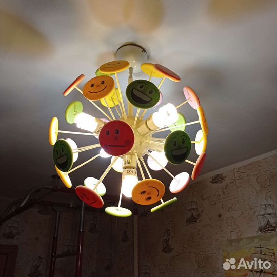 Люстра в детскую, смайлы