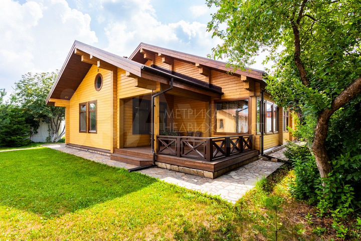 Дом 272 м² на участке 24 сот.