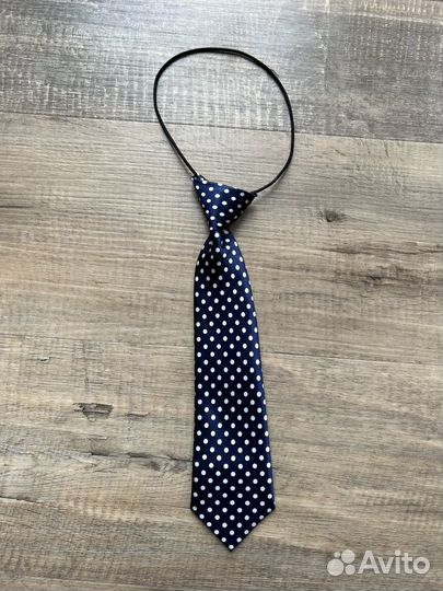 Галстук на мальчика новый