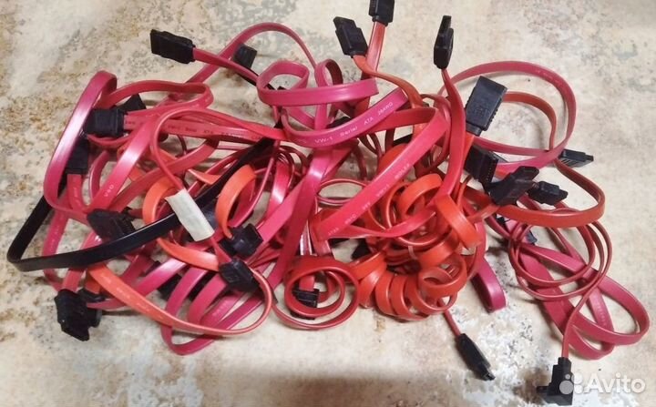 Шлейфы SATA разные