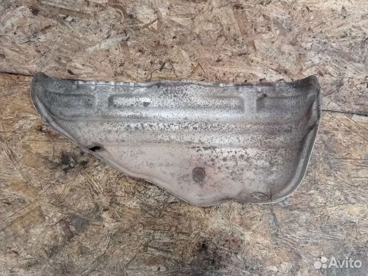 Тепловой экран коллектора Skoda Octavia A5