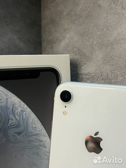 iPhone Xr, 64 ГБ