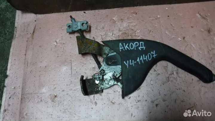 Рычаг стояночного тормоза Honda Accord VII 2002-2