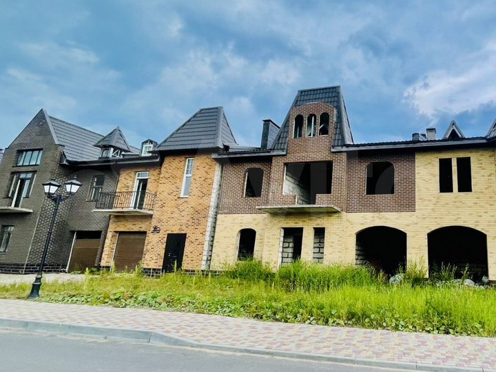 Таунхаус 238 м² на участке 5 сот.