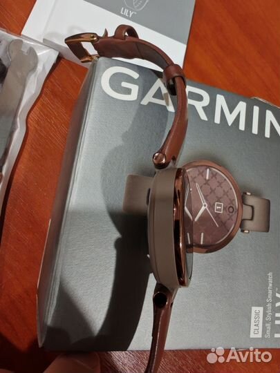 Часы garmin lily