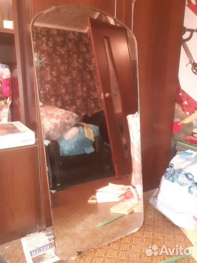 Продаю большое настенное зеркало времен СССР