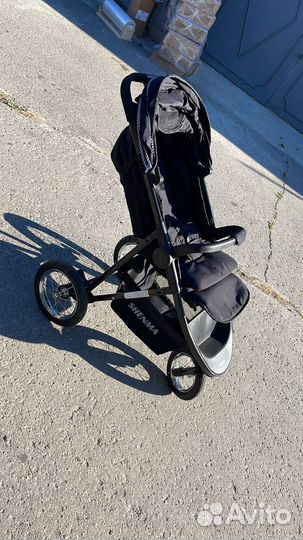 Прогулочная коляска