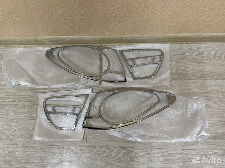 Молдинги задних фонарей Hyundai Elantra