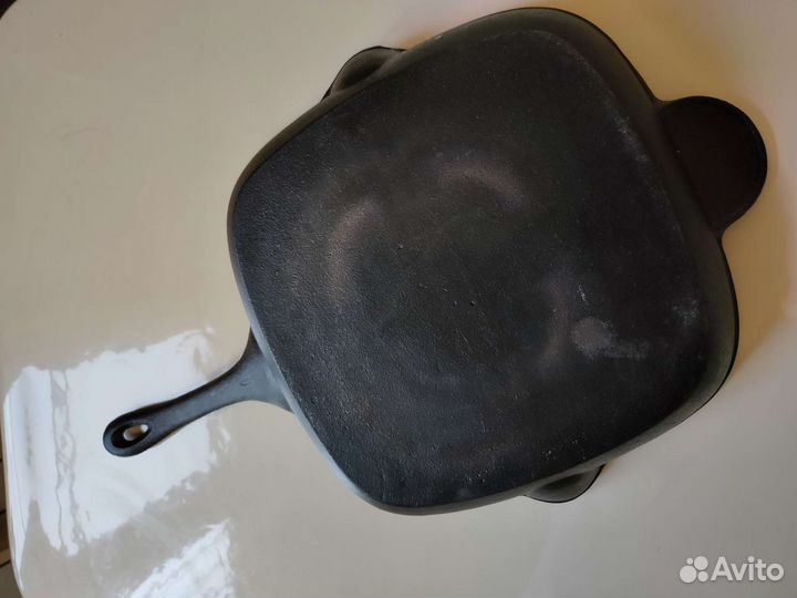 Чугунная сковорода, новая, 29*29*5 см