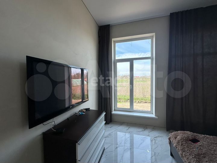 Дом 201,3 м² на участке 9 сот.