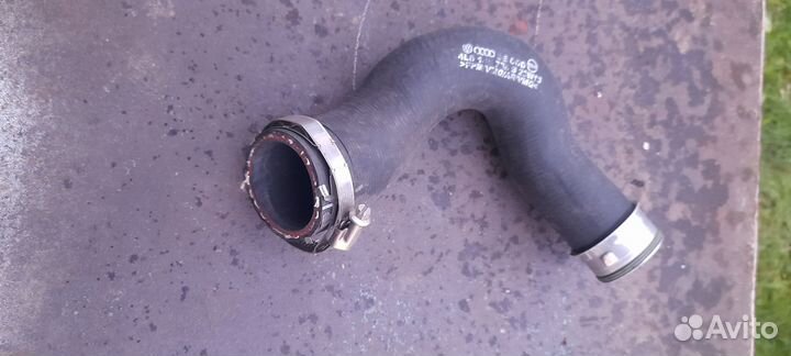 Патрубок интеркулера vag q7 3.0 tdi