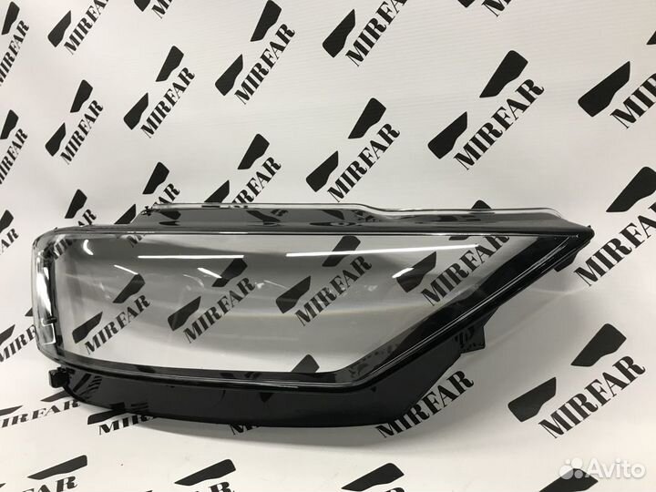 Правое стекло фары Audi A8 D5 2017-2022