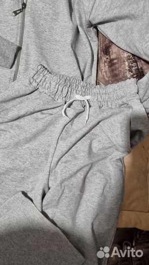 Спортивный костюм женский новый 46 48