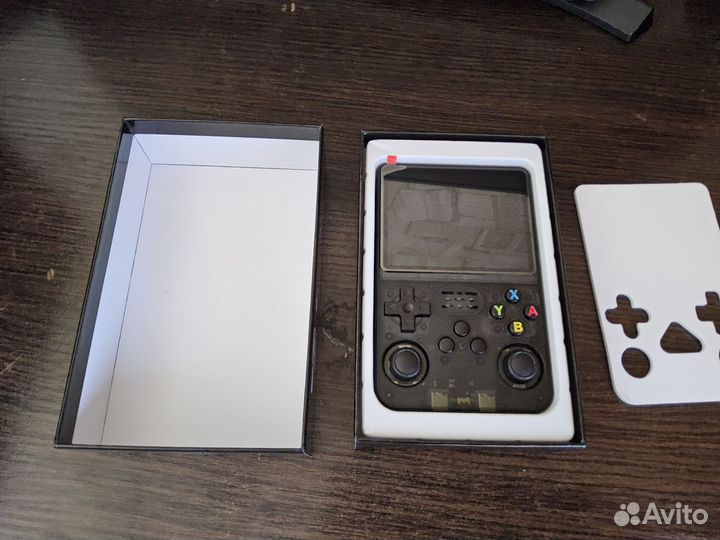 R36S Портативная игровая консоль