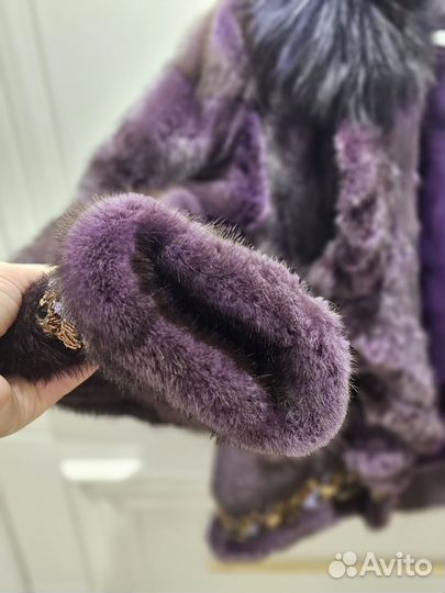 Шуба с капюшоном бомбер