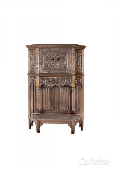 Классический антикварный деревянный бар