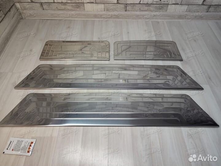 Накладки на пороги Volkswagen T5 (полированные)