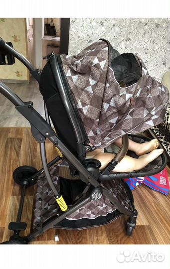 Прогулочная коляска