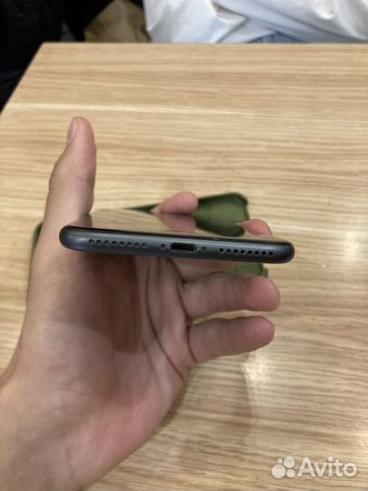 iPhone 8 Plus, 64 ГБ