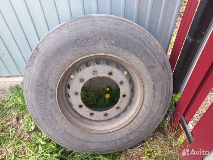 Продам прицепное колесо