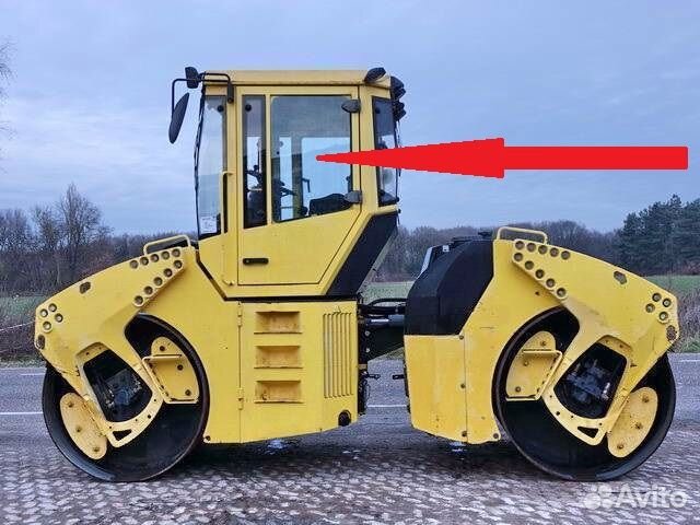 Bomag BW 161AD-4 Стекло дверное правое верхнее