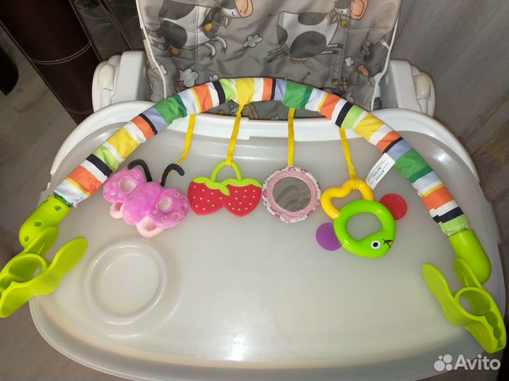 Дуга с подвесными игрушками для малышей