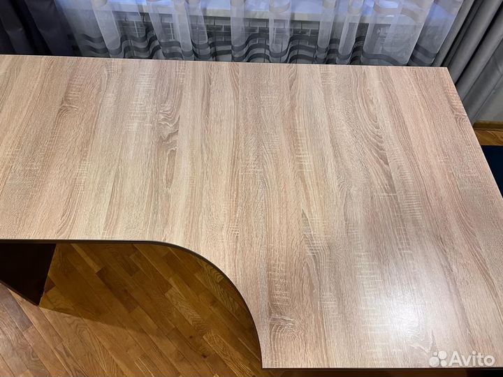 Стол компьютерный