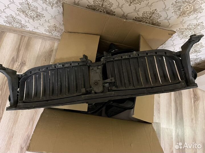 Решетка радиатора (жалюзи ) BMW G 30