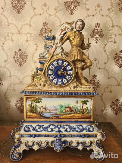 Часы каминные фарфоровые Capodimonte Италия