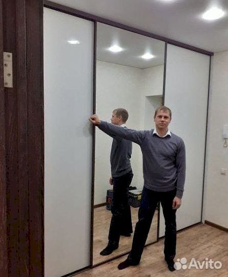 Распашной шкаф