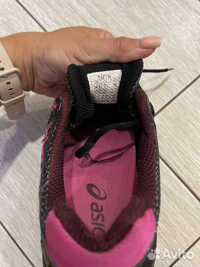 Кроссовки женские asics goretex