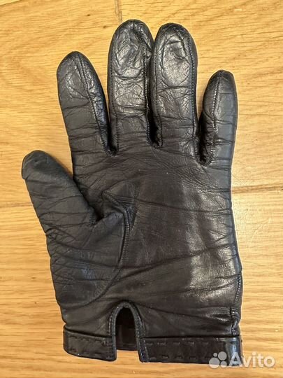 Перчатки Prada