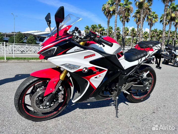 Электромотоцикл Yamaha R3