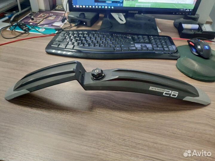 Держат. телефона, флягодерж, фара, каретка, крыло