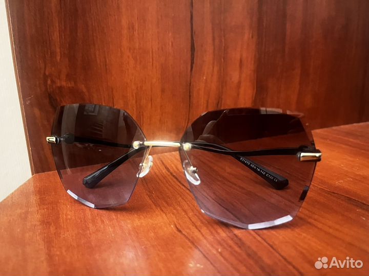 Солнцезащитные очки