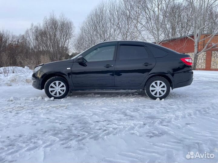 LADA Granta 1.6 МТ, 2018, 100 000 км