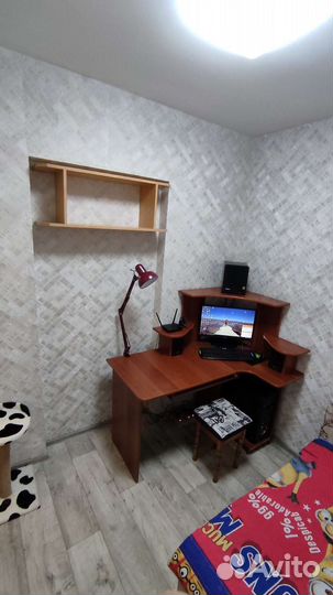 Компьютерный стол с тумбой